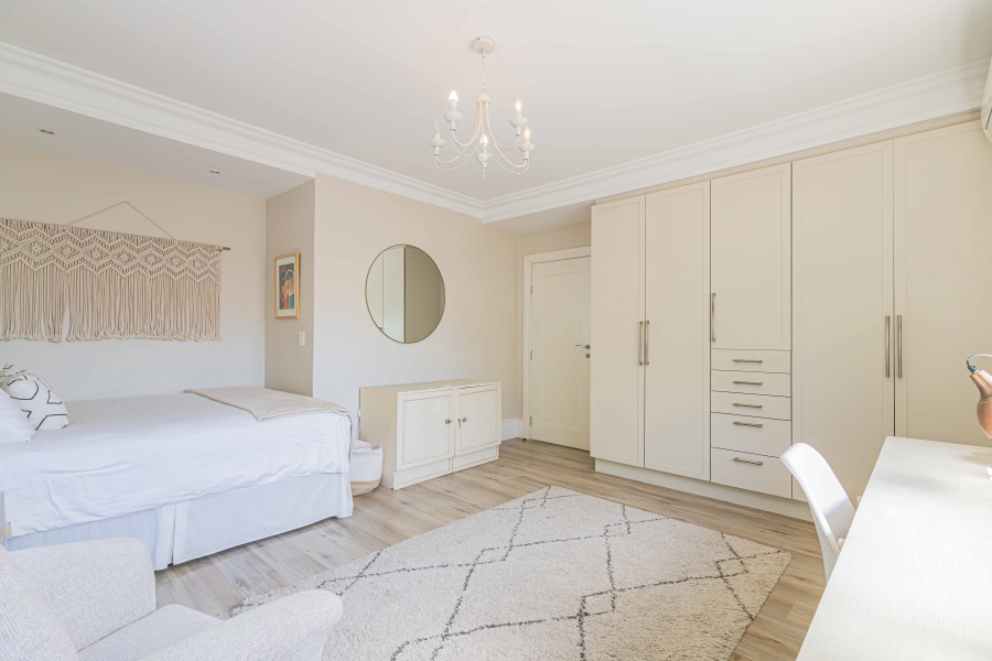 4 Bedroom Property for Sale in Fresnaye Western Cape